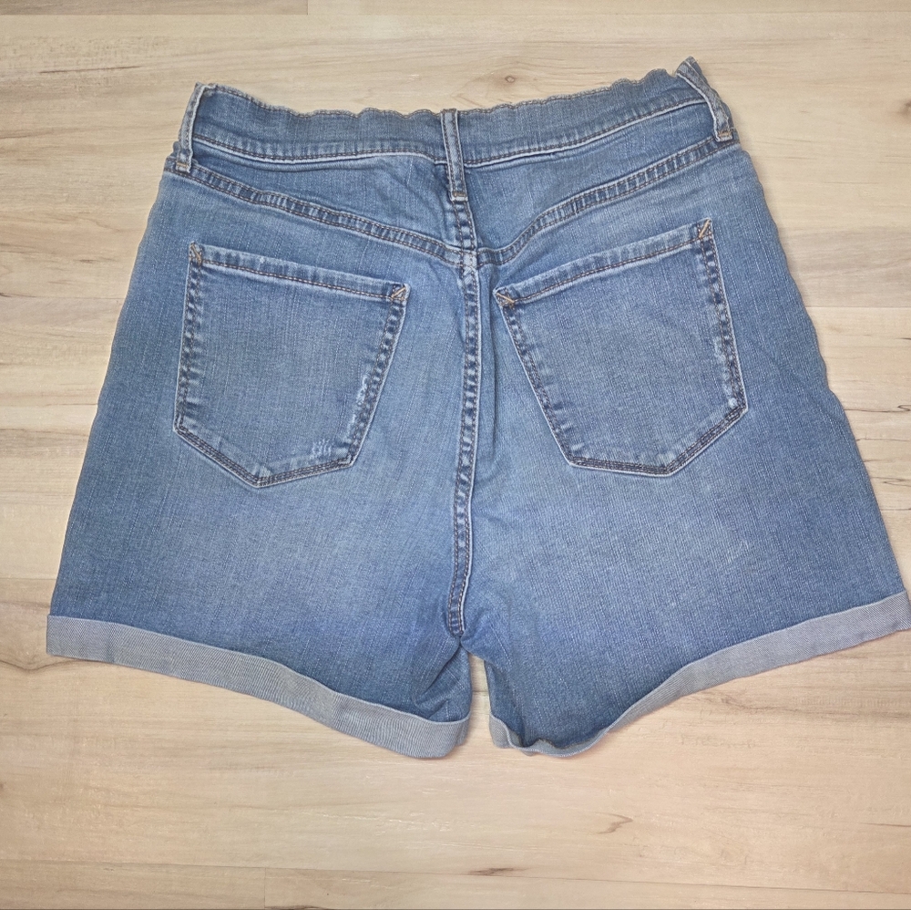 A.n.a. Women's Blue Denim Roll-Cuff Shorts 5" inseam Size 6 - Picture 5 of 7